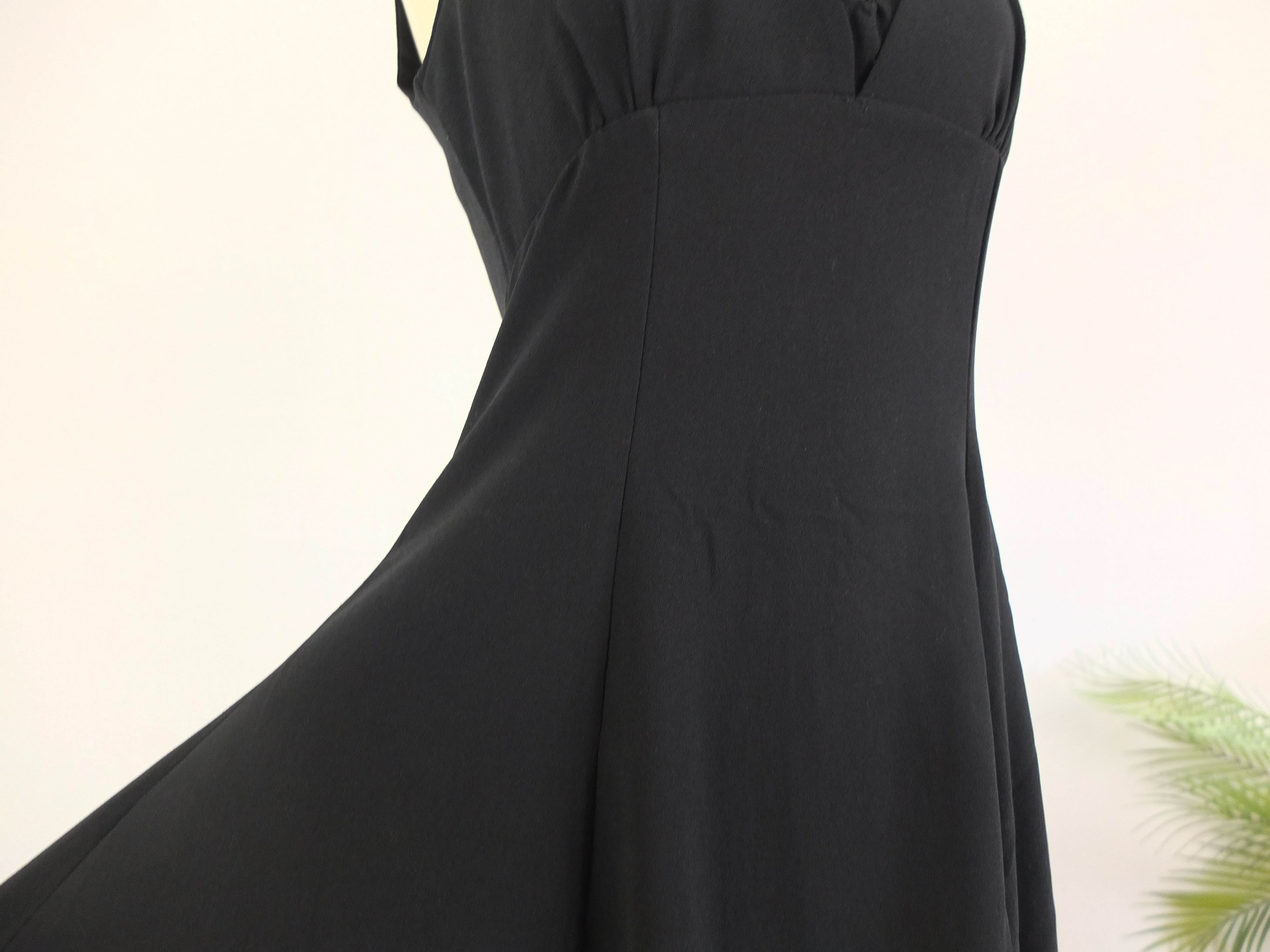 Vestido negro midi de vuelo 80s vintage RebecaVintageShop
