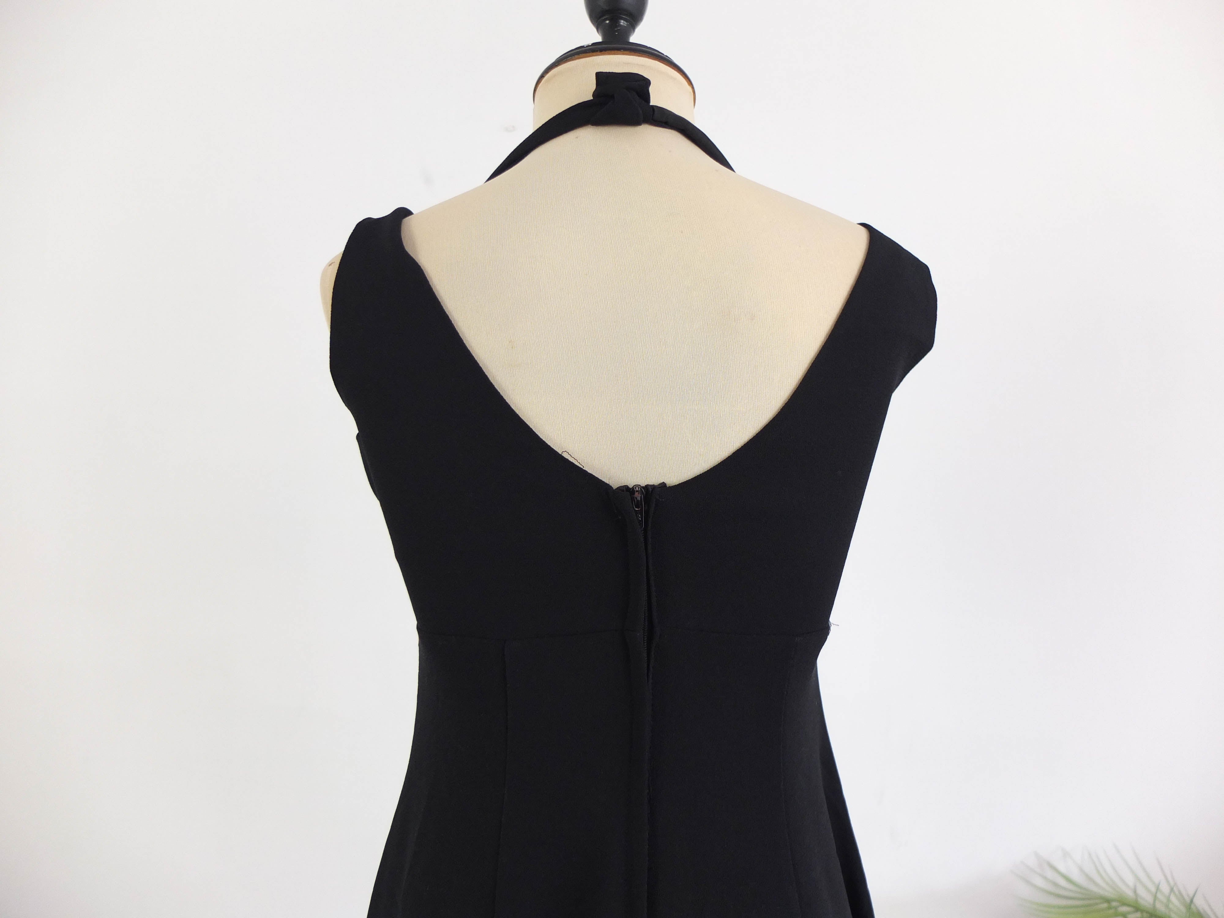 Vestido negro midi de vuelo 80s vintage RebecaVintageShop