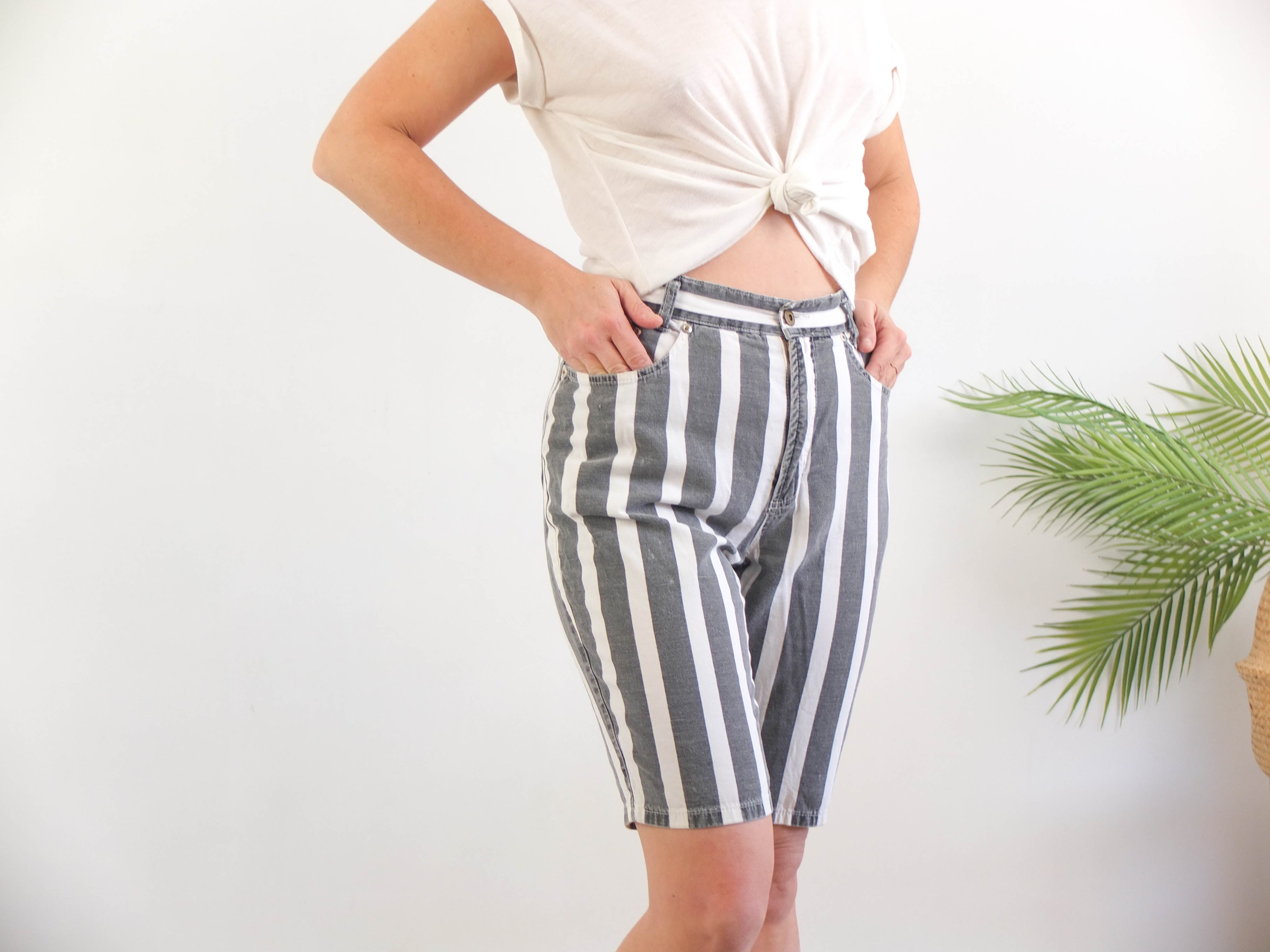 Vintage 80er gestreifte Jeansshorts - M