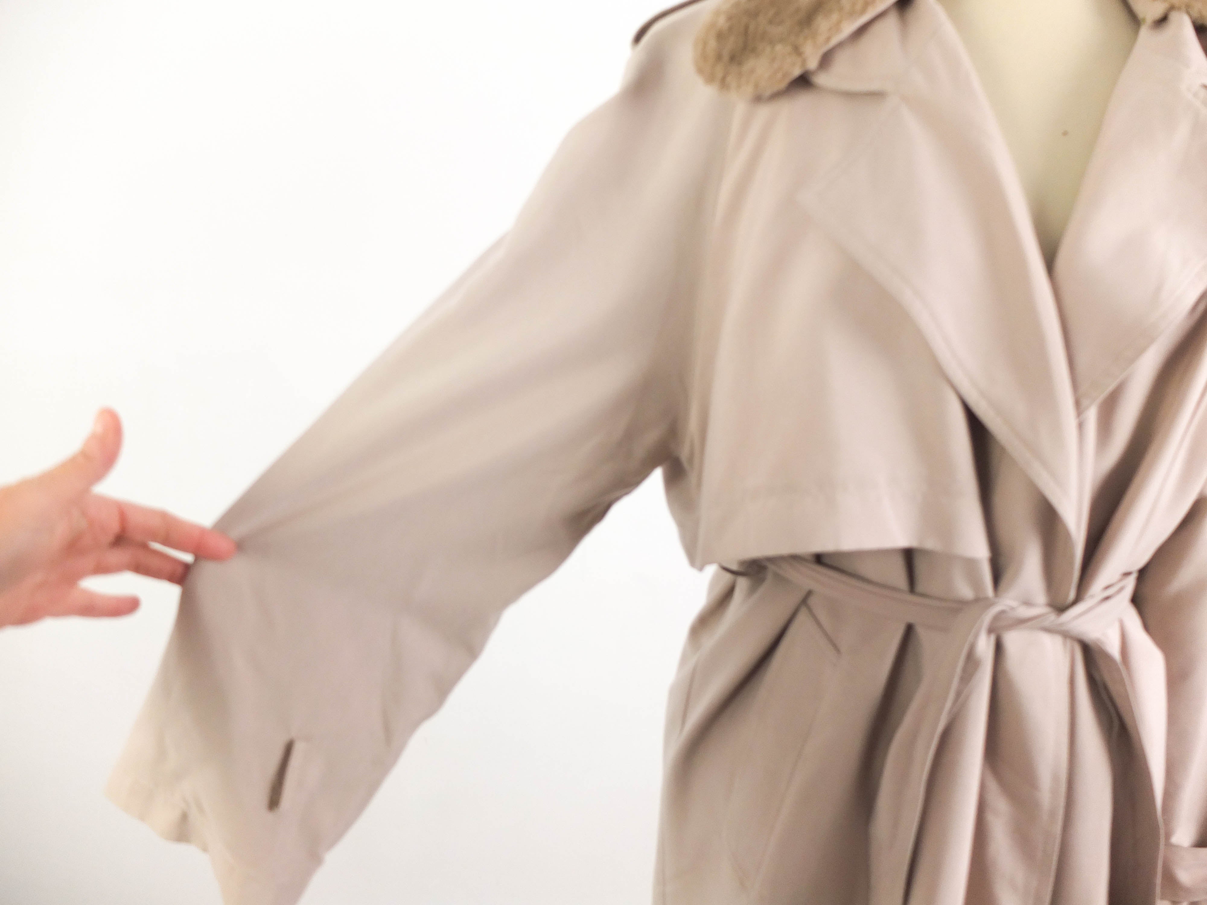 Gabardina beige larga vintage 90s de estilo clásico oversized RebecaVintageShop