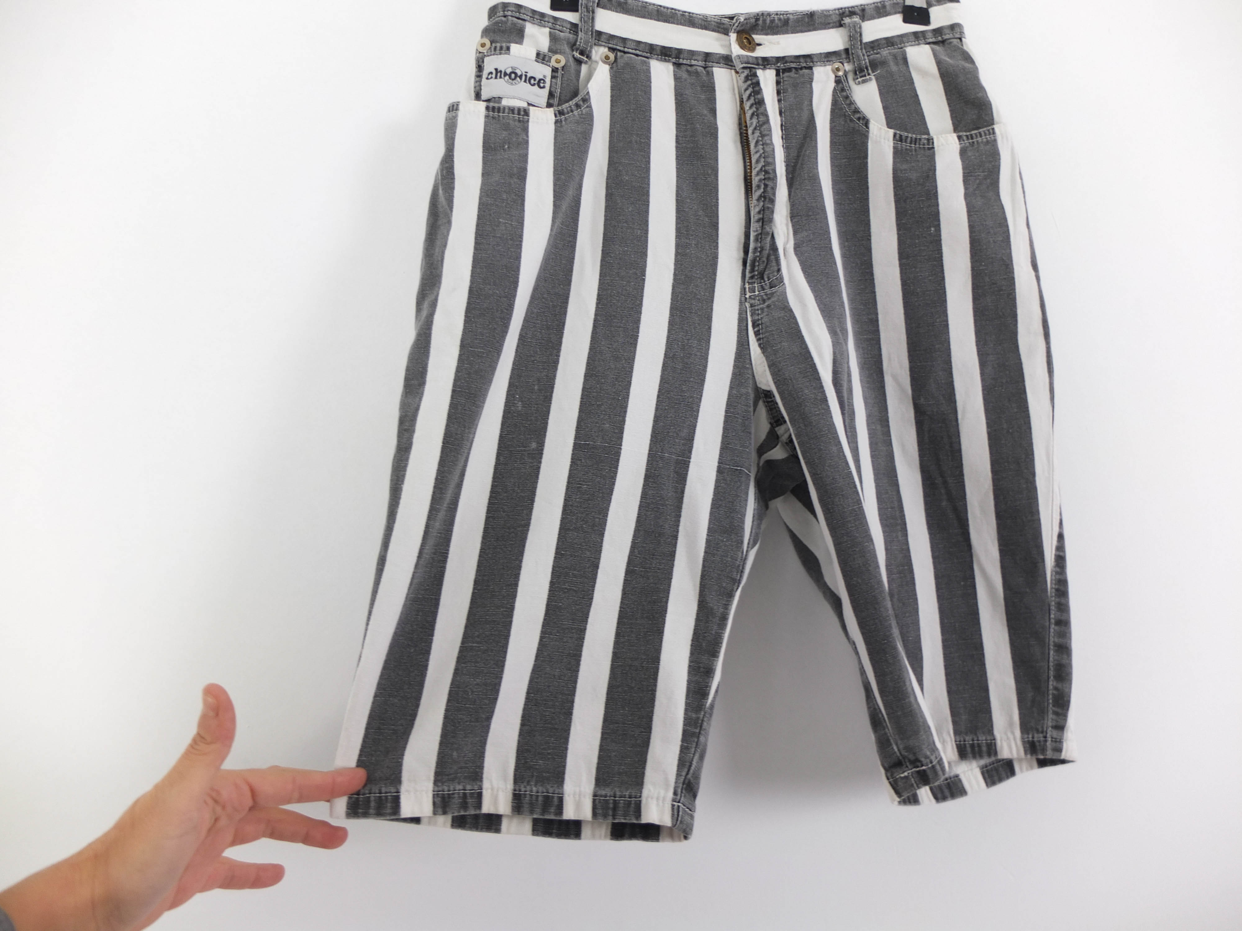 Vintage 80er gestreifte Jeansshorts - M