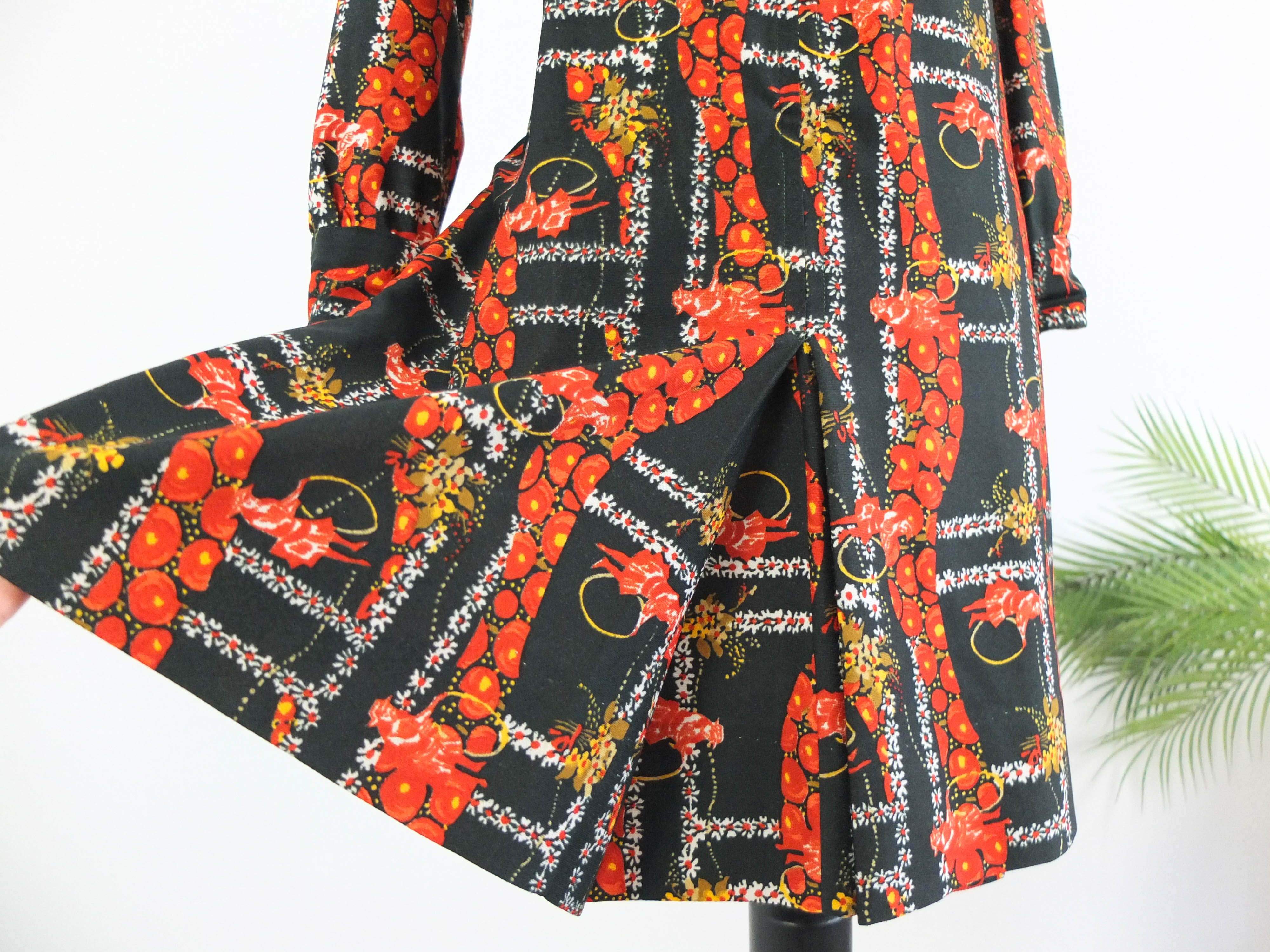 Vintage 70s floral mod mini dress with long sleeve - Size M RebecaVintageShop