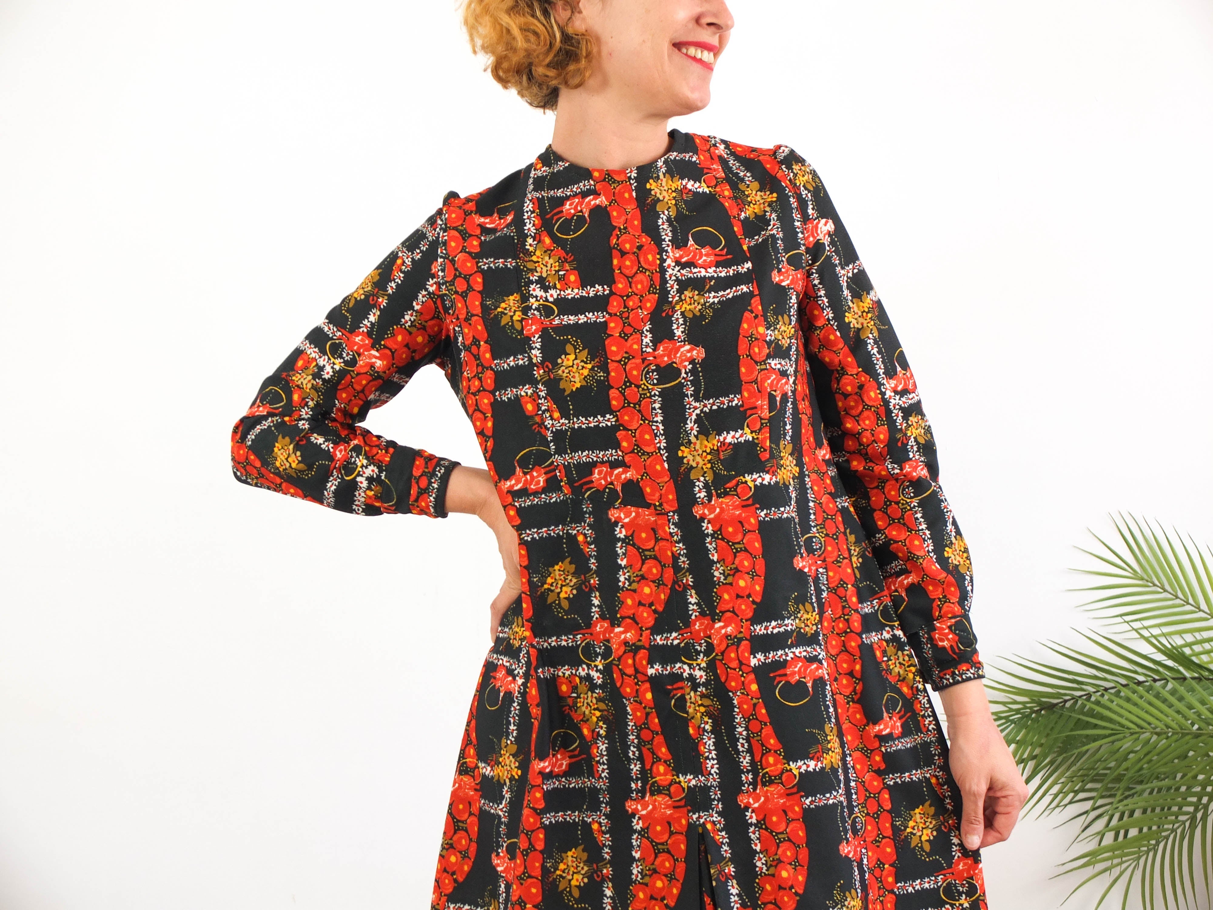Vintage 70s floral mod mini dress with long sleeve - Size M RebecaVintageShop