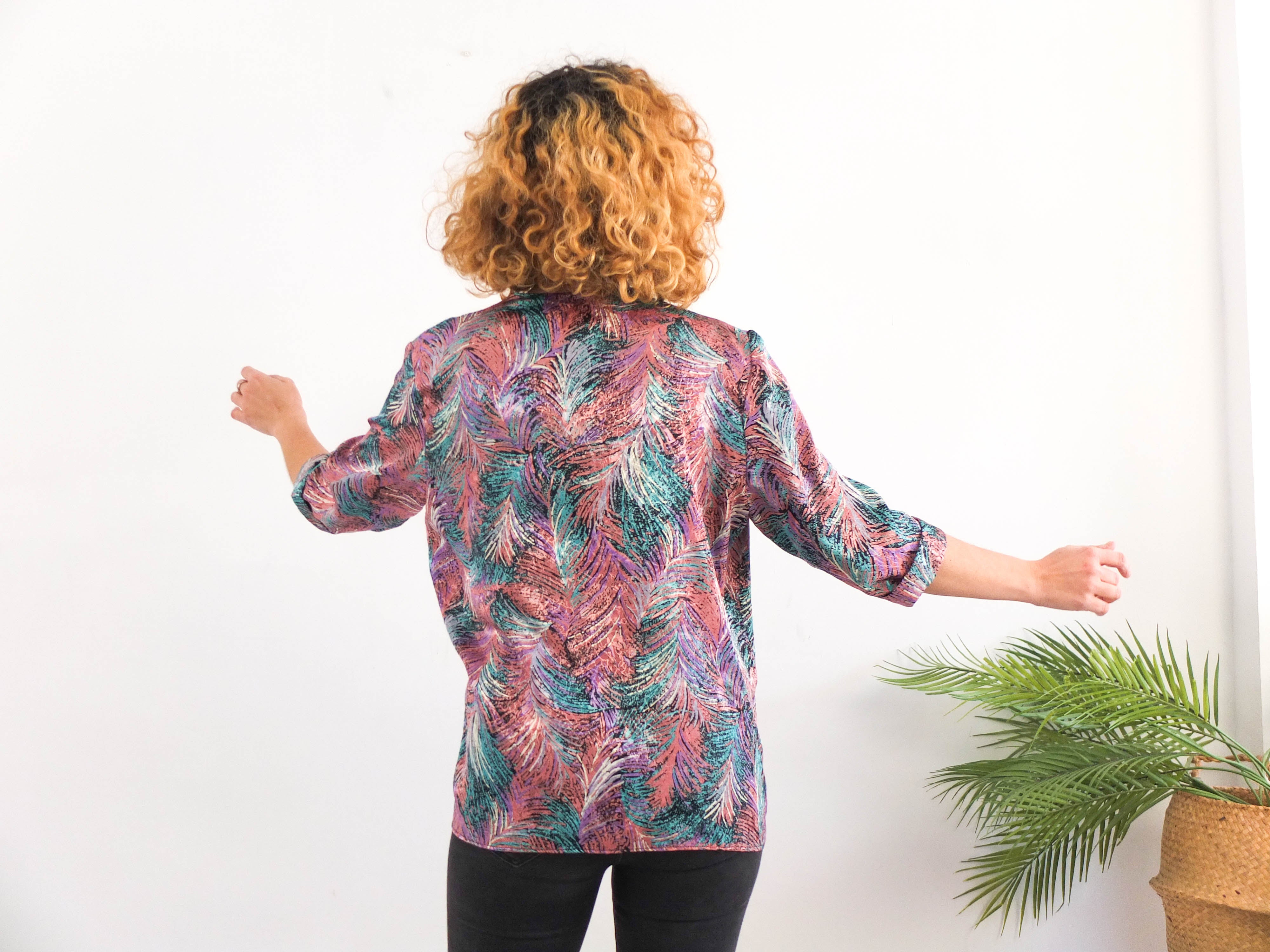 Blusa abstracta multicolor 80s vintage de manga corta