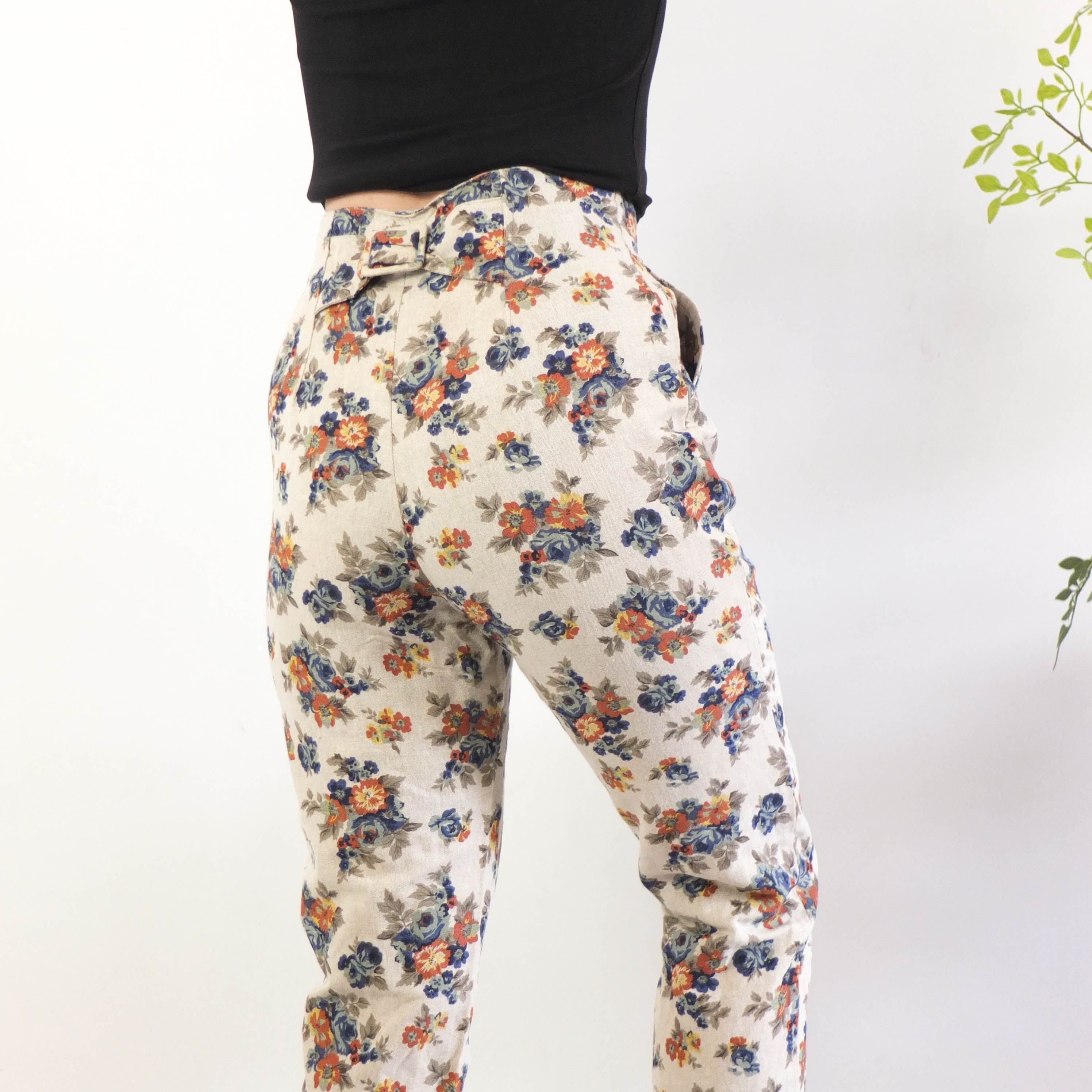 Vintage 90s high rise floral tapered leg pants - Size M
