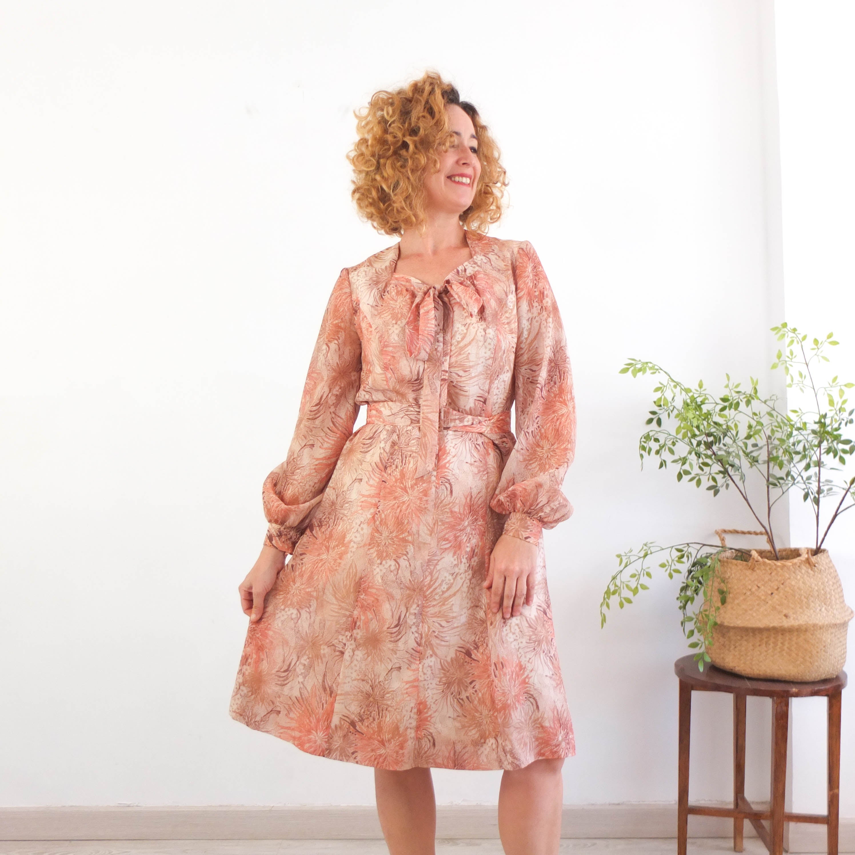 Vintage 70s floral puff sleeve dress - Size L