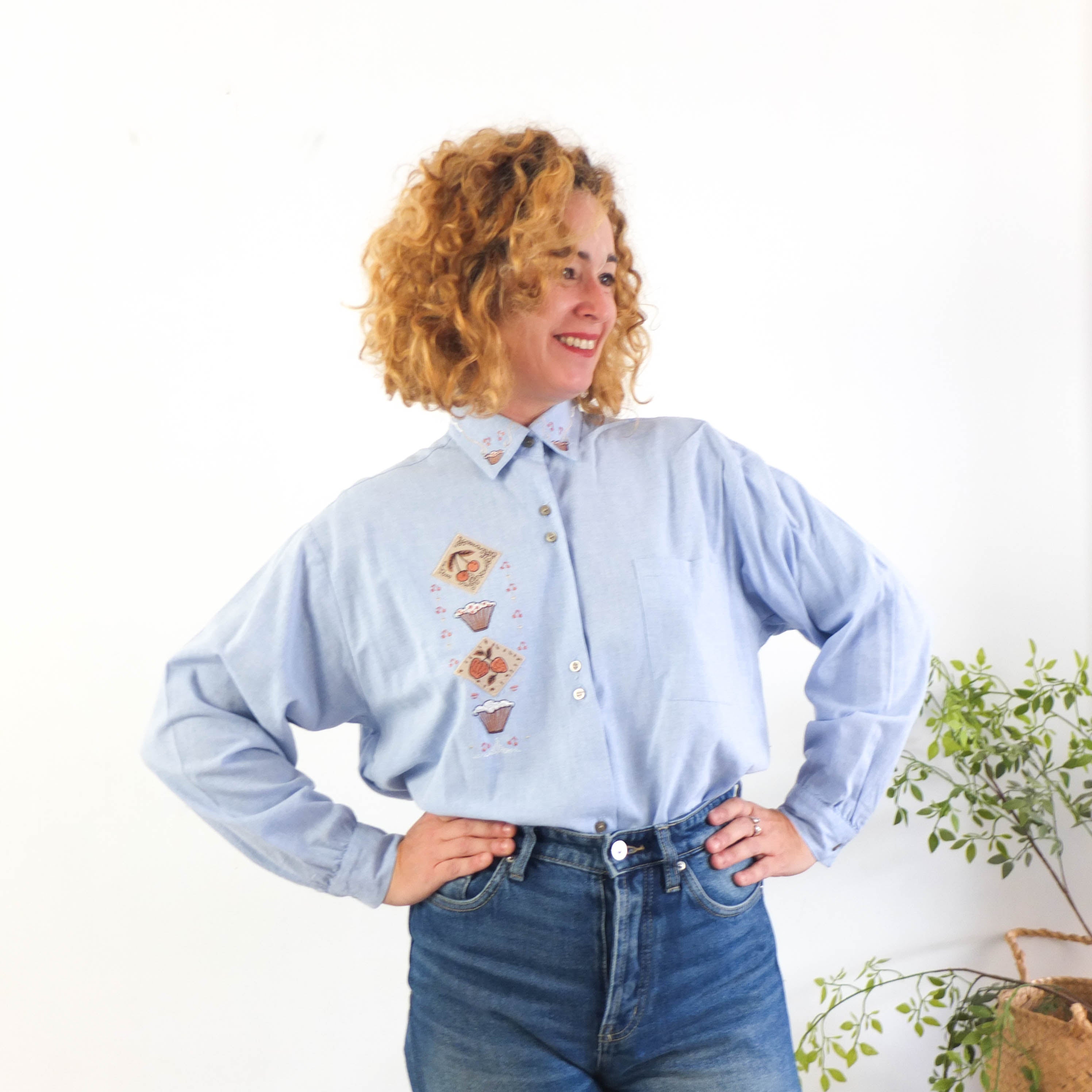 Vintage 90er Jahre Neuheit Cupcake Denim Button Up Shirt - Größe M/L