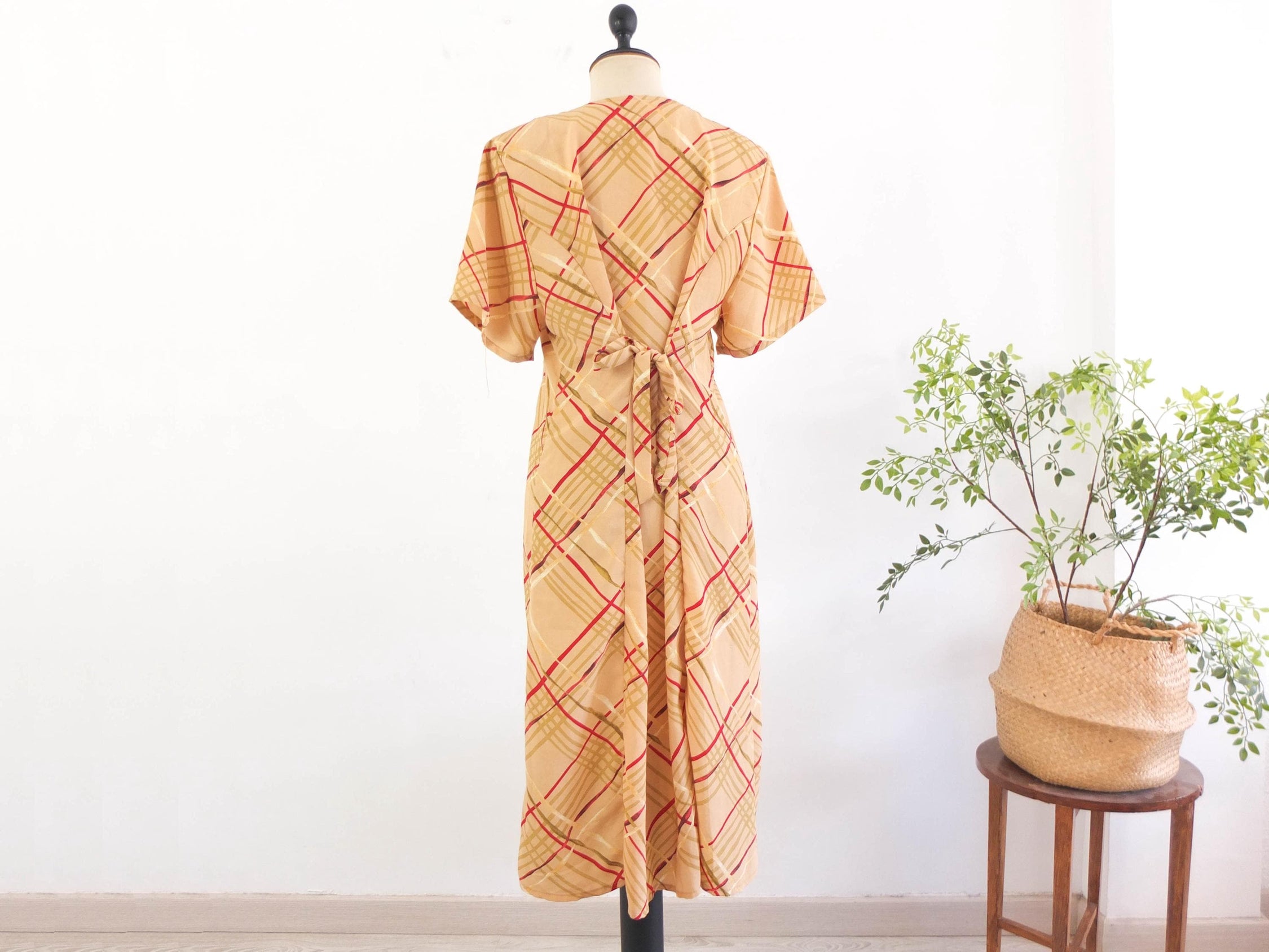 Vintage 1990s brown print maxi dress, 90s grunge button down dress, 90s abstract long day dress with short sleeve, 90s market dress size L