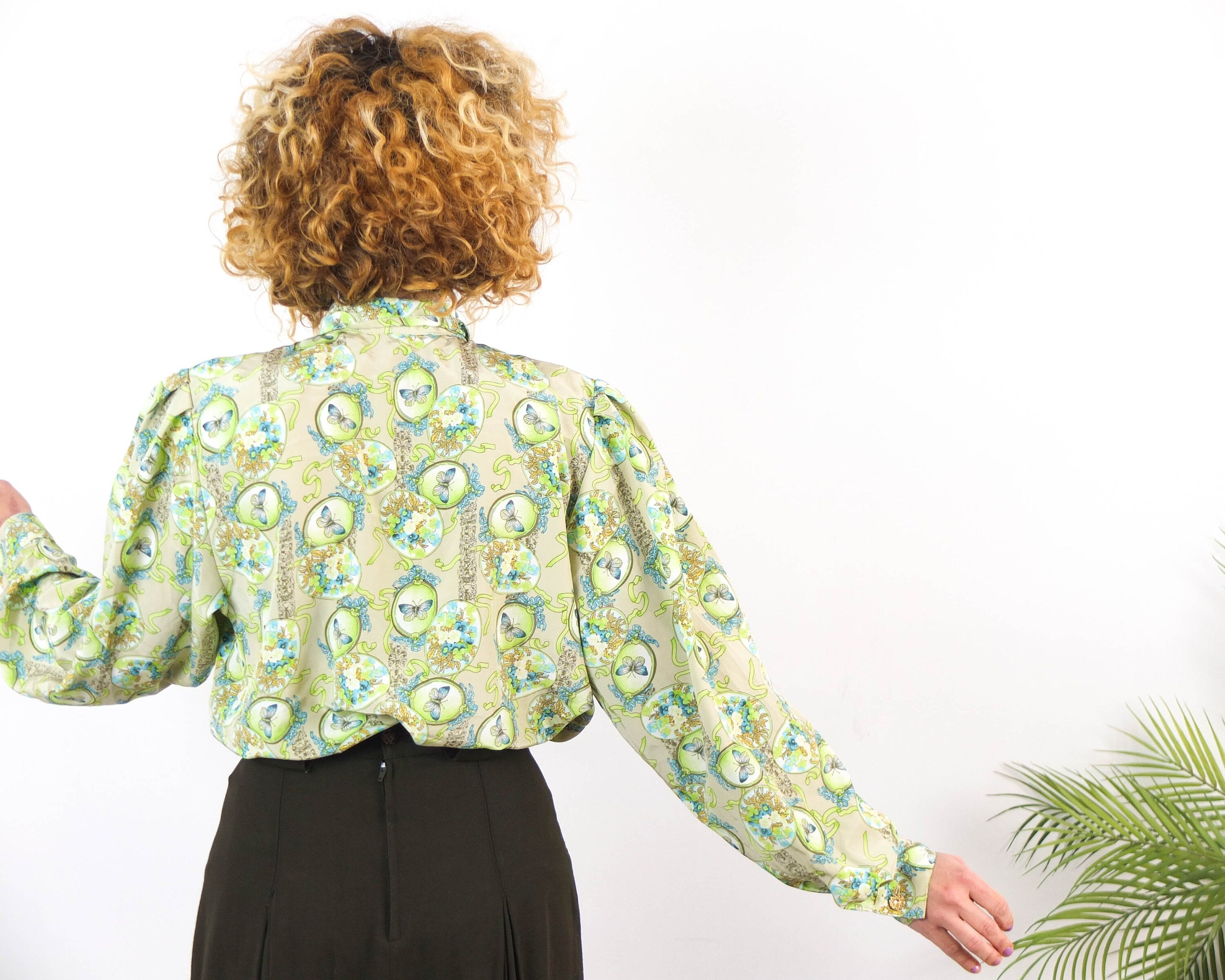 Blusa con estampado de mariposas vintage 80s