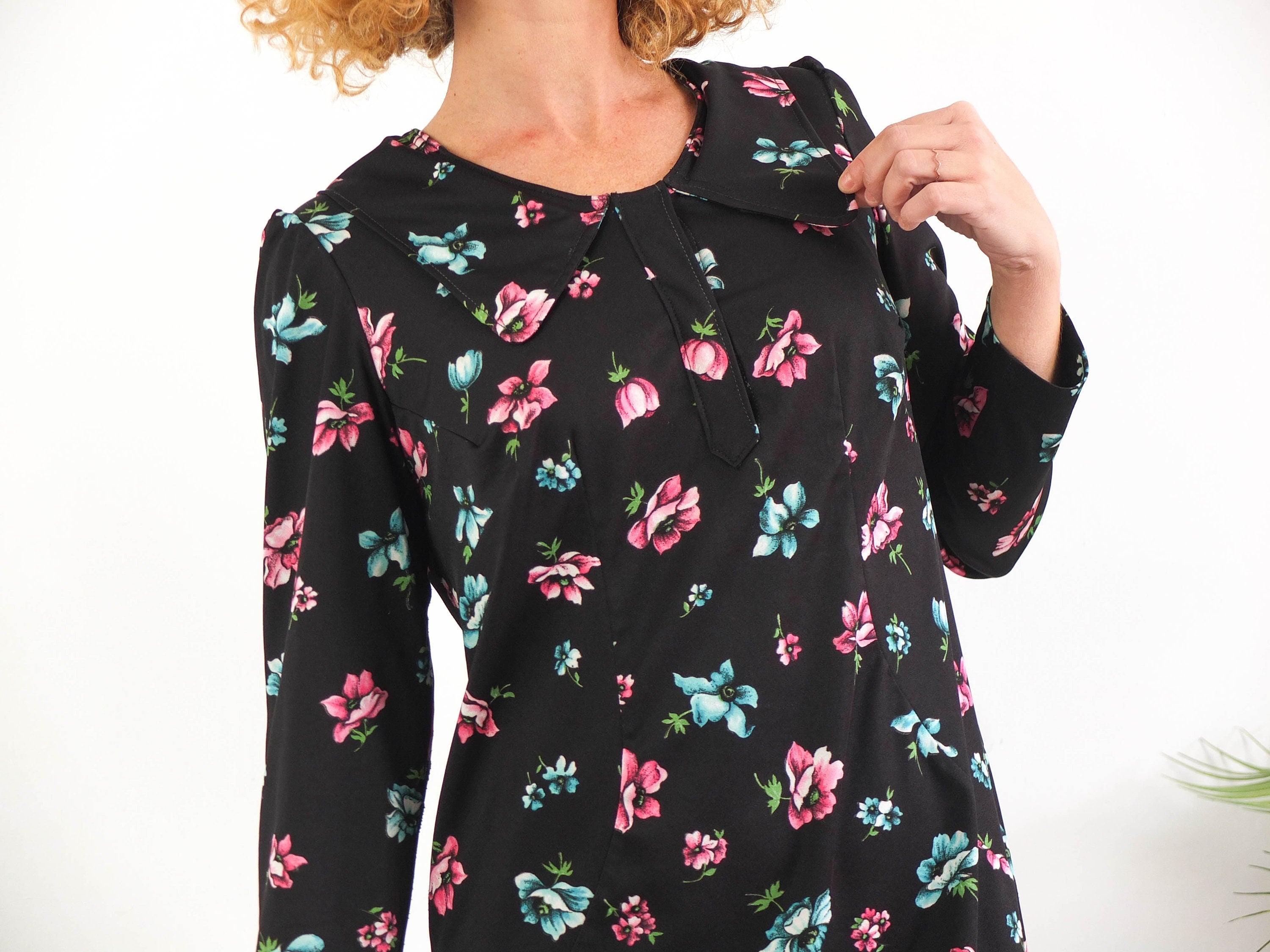 Vintage 70s floral mini twiggy dress - Size M  RebecaVintageShop